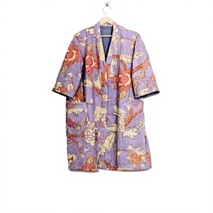 เสื้อคลุมกิโมโนสั้นผ้าฝ้ายออร์แกนิกสไตล์วินเทจสำหรับผู้หญิง งานควิลท์แบบคันธา ทำมือ แฟชั่นงานเทศกาลอินเดีย ชุดนอน เสื้อคลุมใส่สบาย - Product Image 1