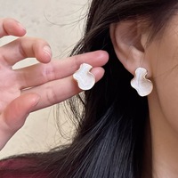 Boucles d'oreilles clous nuage irrégulier vintage en alliage plaqué or 14 carats avec zircon et émail géométrique français pour femme – Tendance, élégantes, pour soirée