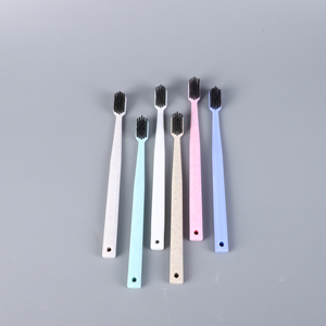 Spazzolino da Denti da Viaggio Personalizzato per <span class=keywords><strong>Hotel</strong></span> di Lusso, Monouso, Varie Opzioni di Colore e Stile, Forniture per Camere degli Ospiti - Product Image 1