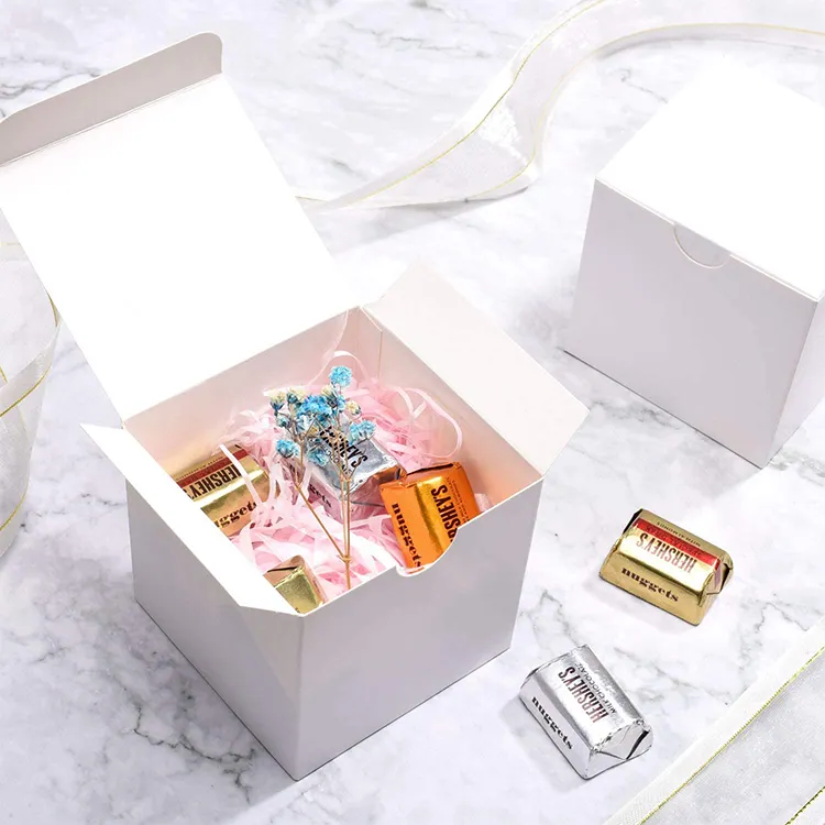 Kotak hadiah kue kartu putih kualitas makanan polos kerajinan desain baru untuk ulang tahun
