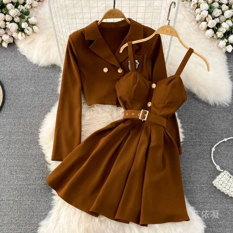 Spring and autumn new women retro suit short jacket two sets with chest and halter skirt
