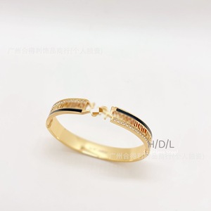 <span class=keywords><strong>Bracelet</strong></span> en acier inoxydable trèfle à quatre feuilles, clou de style <span class=keywords><strong>Cartier</strong></span>, <span class=keywords><strong>bracelet</strong></span> cœur effet goutte d'huile de marque T, <span class=keywords><strong>bracelet</strong></span> Yangshulun - Product Image 1