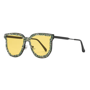 Lunettes de soleil Dilisha ovales avec strass, monture en métal noir, UV400, style tendance pour femmes Z7544 - Product Image 6