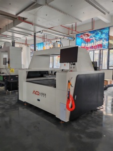 Máquina de Corte y Grabado Láser CO2 Utools 6090 1390 con Enfoque Automático, Refrigeración por Agua, Control Cypcut, Soporte de Archivos AI para Goma y Materiales No Metálicos - Product Image 2