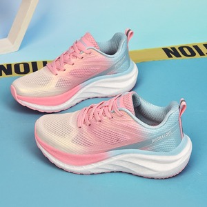Zapatillas deportivas para correr, estilo verano 2025, transpirables, para parejas, de malla, con suela suave, duraderas, amortiguadoras, ideales para uso casual - Product Image 1