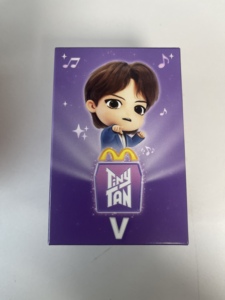 Artículo Popular: Figura Tiny Tan de McDonald's x BTS HAPPYMEAL, Artículos de K-Pop de Corea del Sur, Figura Tiny Tan para Todas las Edades - Product Image 2