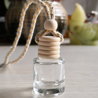 Flacon de parfum miniature pour voiture de 8 ml, flacon en verre vide portable, diffuseur de parfum suspendu pour voiture avec bouchon en bois