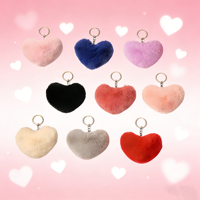 Porte-clés en forme de cœur avec pompon, porte-clés en peluche douce, porte-clés en fausse fourrure colorée, pompons moelleux, porte-clés en boule de pompon pour femmes et filles