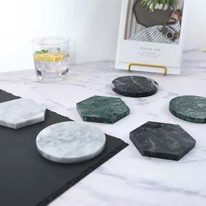 Sous-verres en marbre hexagonal pour maisons modernes Sous-verres en pierre personnalisés pour table basse en marbre véritable massif de 100% - Product Image 2