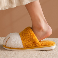 Nouvelles pantoufles d'hiver en coton pour femmes, confortables, en peluche, antidérapantes, à motif de patte de chat, pour couples, hommes