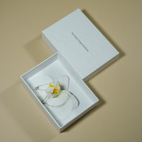Boîte cadeau en carton blanc de haute qualité, design imprimé créatif, logo personnalisé, emballage de luxe haut de gamme pour cadeaux