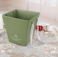 Boîte à fleurs trapézoïdale européenne pliable avec poignée en ruban pour l'arrangement de bouquets, emballage personnalisé