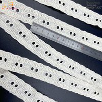 Fournisseur de dentelle en coton à œillets floraux fantaisie personnalisée, dentelle décorative blanche pour la couture de vêtements et de robes