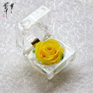 المصنع مباشرة بيع خاتم مربع ، زهور الورد المحفوظة مربع لعيد الحب هدية