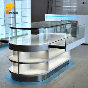 Vetrina Espositiva <span class=keywords><strong>in</strong></span> Vetro Bianco Personalizzata con Illuminazione LED, Design Curvo per Bancone Retail, Arredamento Negozio a Vista Completa - Product Image 4