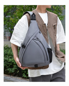 กระเป๋าคาดอกผู้ชาย RUIQUWIN สกรีนโลโก้ได้ แฟชั่นลำลอง สำหรับเดินทาง ทนทาน กันน้ำ สายสะพายปรับได้ เหมาะสำหรับเล่นกีฬา ปั่นจักรยาน - Product Image 2