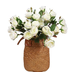 Ramo de Rosas Artificiales Qihao, Flores de Seda Rojas de 44 cm, Decoración para el Día de San Valentín, Accesorios para Fotografía en Exteriores - Product Image 5