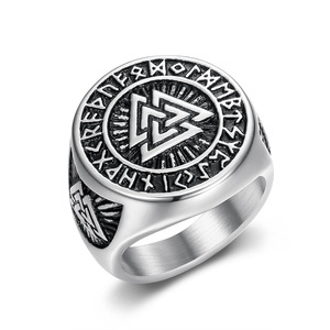 Anillo de Acero Inoxidable con Nudo Celta de Estilo Retro Europeo <span class=keywords><strong>para</strong></span> Hombre, Símbolo Triangular Vikingo Nórdico - Product Image 2