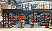 Plateforme de mezzanine en acier de conception professionnelle, système de stockage industriel pour entrepôt, rayonnage métallique multi-niveaux personnalisé
