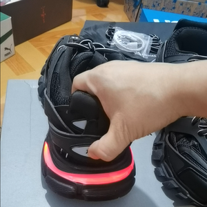 Zapatillas de Diseñador de Lujo de Alta Calidad, Originales Balenciagaes Runner 7.5 3XL Track 3 LED, Zapatos Casuales para Hombre y Mujer, Estilo Desgastado - Product Image 4