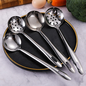 Louche à soupe à long manche en acier inoxydable 304, cuillère écumoire pour fondue, passoire durable à fentes pour cuisine domestique et restaurant - Product Image 1