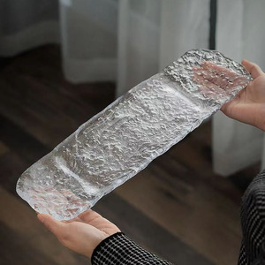 Plato de <span class=keywords><strong>sushi</strong></span> de cristal sencillo moderno al por mayor de fábrica, bandeja irregular rectangular de tira larga - Product Image 6