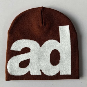 Bonnet en tricot acrylique haut de gamme multicolore personnalisé avec logo pour homme et femme – Idéal pour l'hiver et les voyages - Product Image 6