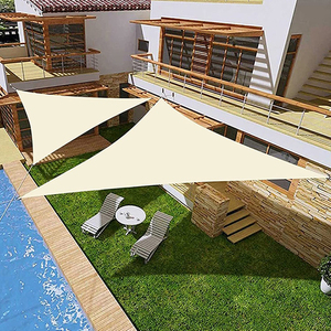 Voile d'ombrage triangulaire 2x2x2m imperméable beige en polyéthylène – Voiles et filets d'ombrage 2x2x2m - Product Image 1