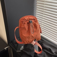 Sac décontracté bandoulière en nylon imperméable avec doublure polyester, logo personnalisé, style mode créateur