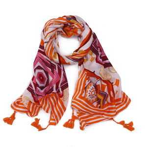 תבניות שונות מודפסות צעיף בסגנון ארוך לנשים צעיף פוליאסטר חוף זול לשימוש קיץ וחורף - Product Image 5