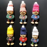 Troll-man 3D personnalisé avec chapeau tricoté Figurines norvégiennes en polystone portant des bonnets tricotés Souvenir aimant de réfrigérateur
