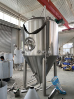 Fermenteur conique CARRY 3000L avec chemise de refroidissement, trappe latérale et système de contrôle de pression