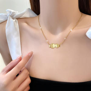 Collana con ciondolo a forma di pesce bacio in acciaio inossidabile placcato oro Non appannato collana con zirconi cubici romantici in acciaio al titanio - Product Image 6