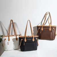 Sac de toilette portable en polyester haut de gamme, grande capacité, étanche, avec fermeture éclair et bandoulière unique