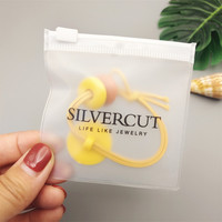 Emballages personnalisés pour bijoux, sacs en plastique avec logos, pochette à bijoux en PVC transparent/givré, petit sac à fermeture éclair pour grandes boucles d'oreilles