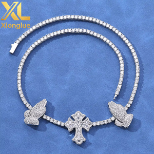 Collier unisexe rétro personnalisé en alliage laiton/cuivre, avec pendentif croix main de prière 3,5 mm et micro-incrustation de zircon, chaîne à maillons, style hip-hop - Product Image 1