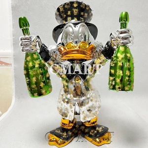 Vente en gros directe : Modèles d'amour en résine et fibre de verre peints à la main (Donald Duck, Scrooge McDuck, Dagobert Duck) pour sculpture artistique - Product Image 3