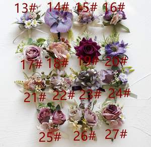 Брошь на плечо с цветами на запястье - Product Image 3