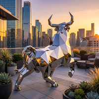Grande sculpture géométrique extérieure en acier inoxydable poli, statue de taureau moderne en métal pour la décoration de jardins et de places publiques