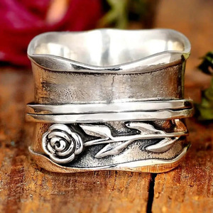 Anello alla Moda con Fiore a Rosa a Fascia Larga, Design Stratificato, Elegante Anello Geometrico da Donna per Uso Quotidiano - Product Image 1