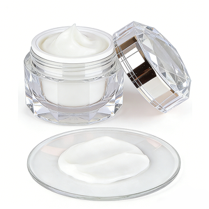 Crème apaisante personnalisée avec flacon et formule entièrement personnalisables - Product Image 1
