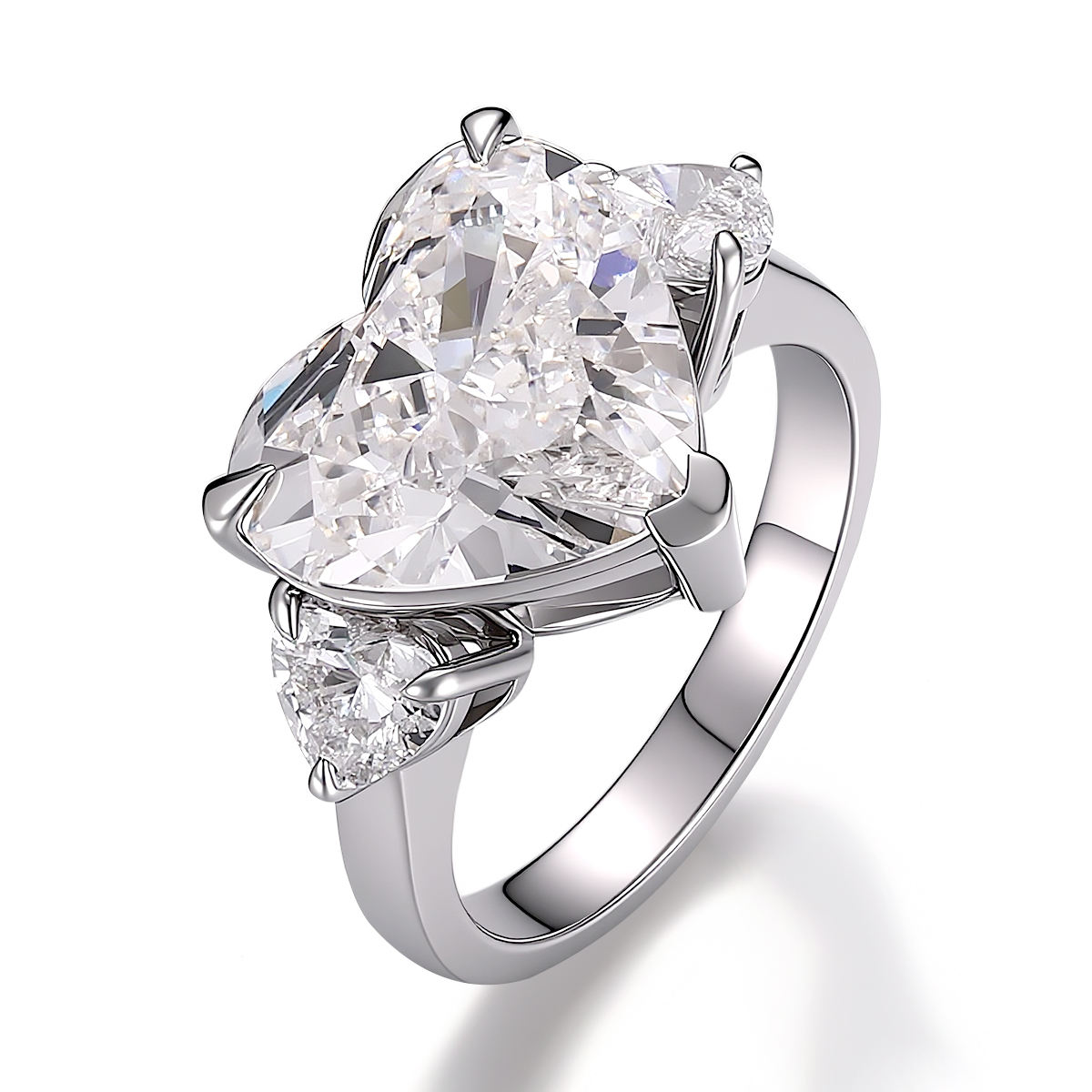 Bague en or massif 18 carats avec diamant de laboratoire.