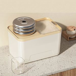Boîte Distributrice de Riz en Plastique Transparent Grande Capacité avec Tasse à Mesurer, Conteneur Alimentaire Scellé pour Stockage de Grains, Emballée en Cartons - Product Image 2