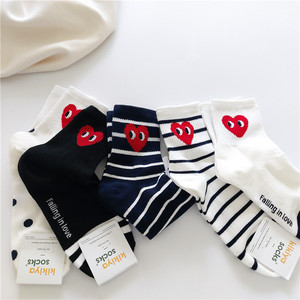Conception de vente chaude pas cher loisirs coréen noir et blanc rayé chaussettes motif moyen Tube personnalité sport rayé chaussettes - Product Image 2