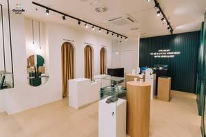 Vitrine à bijoux en verre sur mesure avec éclairage LED, présentoir de luxe pour centre commercial, bijouterie et design d'intérieur - Product Image 5