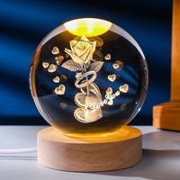 Boule de cristal noble gravée au laser 3D avec base en bois LED, veilleuse, cadeau personnalisé pour la Saint-Valentin, anniversaire, décoration intérieure, vente en gros