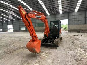 รถขุดตีนตะขาบ Doosan DX60-9C มือสอง ขนาด 5.7 ตัน รถขุดขนาดเล็กสำหรับงานก่อสร้าง ควบคุมด้วย PLC มอเตอร์ เกียร์ ปั๊ม แบริ่ง - Product Image 6