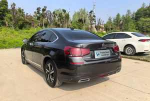 Véhicule d'<span class=keywords><strong>occasion</strong></span> Citroën C5 1.8T Turbo 6 vitesses automatique de luxe, année 2017 - Product Image 5