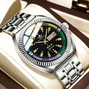 Montre à quartz pour homme avec cadran vert, bracelet en acier inoxydable, fonction date et jour - Product Image 3