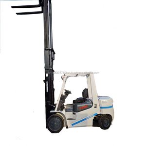 Montacargas Diésel TCM de 3 Toneladas y 5 Metros con Motor Isuzu - Product Image 1